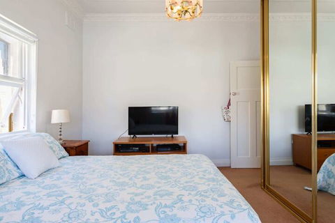 Garden Style Apartment In Prime Location - ACT Tourism 1