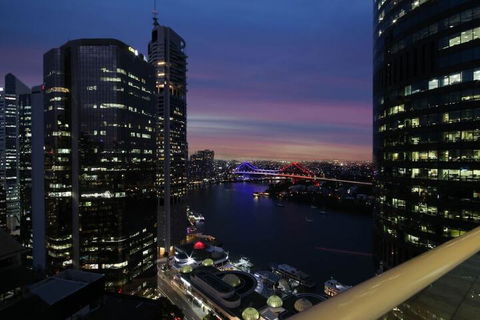 Amazing CBD 2BD Apartment W / Parking & Pool! - ACT Tourism 2