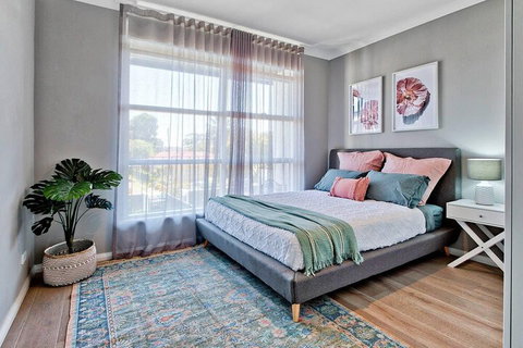 2 Bedroom Apt With Balcony & Air Con In Plympton - ACT Tourism 6