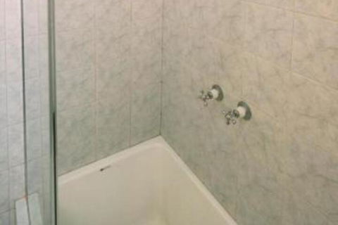 A Wave Away At Glenelg Cosy Unit Near The Beach - ACT Tourism 4