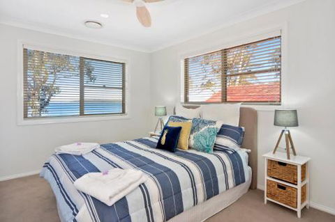 Adrift Retreat St. Georges Basin Waterfront Home - ACT Tourism 3