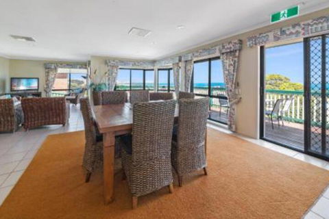 Panorama 7 Stacey Drive - ACT Tourism 1