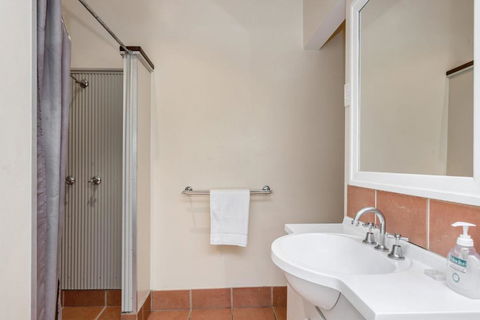 A SWEET ESCAPE Byron Surf Cottage Walk To Byron - ACT Tourism 3