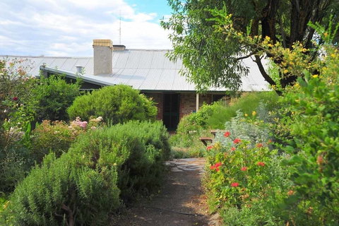 Emma Tiver Heritage Cottage - ACT Tourism 1