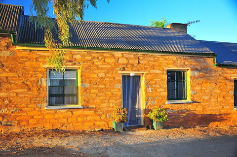 Emma Tiver Heritage Cottage - ACT Tourism 0