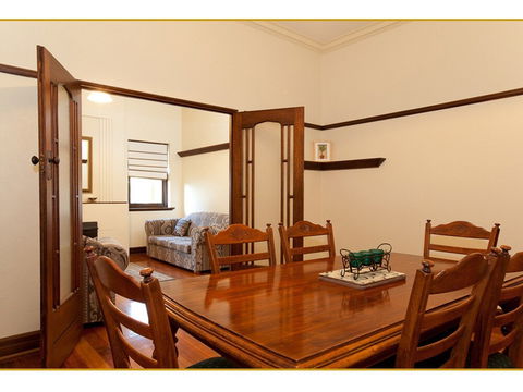 Fairholme Apartment - ACT Tourism 0