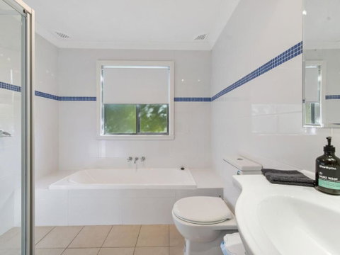 Wallace Street 18 Linen Included Walk To Beach & Golf Club - ACT Tourism 3