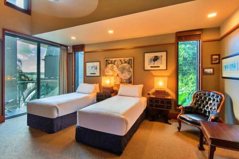 Yacht Club 19 Bijou De Mer 2 Buggies - ACT Tourism 6