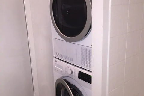 Comfortable Studio Near New Farm Park - ACT Tourism 5