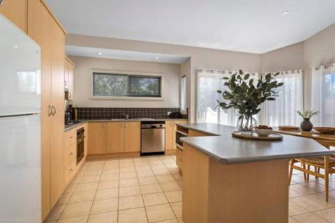 DRIFTWOOD VILLA Free Wifi Walk To Beach - ACT Tourism 5