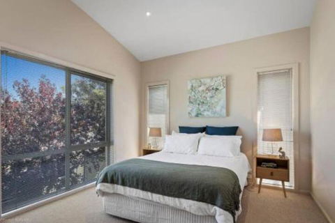 DRIFTWOOD VILLA Free Wifi Walk To Beach - ACT Tourism 0
