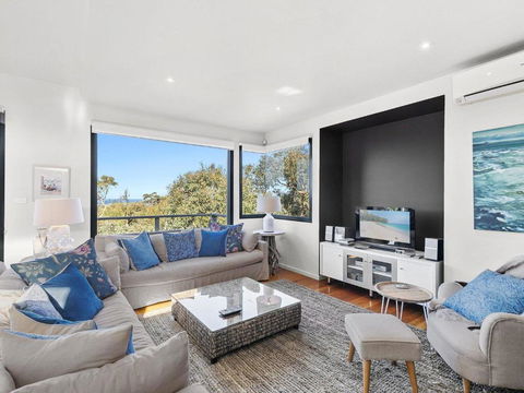 BELLE VUE ANGLESEA - ACT Tourism 6