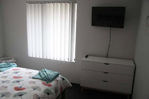 Warnbro Beach Family Accommodation - ACT Tourism 4