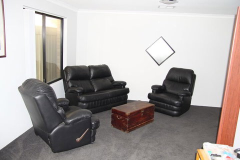 Warnbro Beach Family Accommodation - ACT Tourism 5