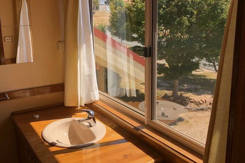 Alpine Stag Lodge Unit 1 - ACT Tourism 7