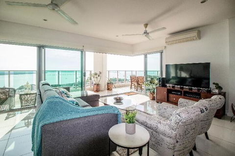 ZEN By THE WATER Darwins Premier Family Retreat - ACT Tourism 6