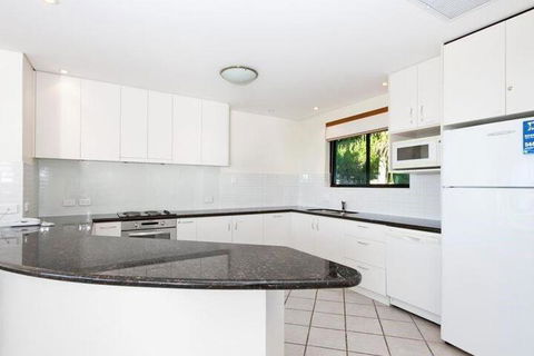 Allambi Rise Apartments A - ACT Tourism 5