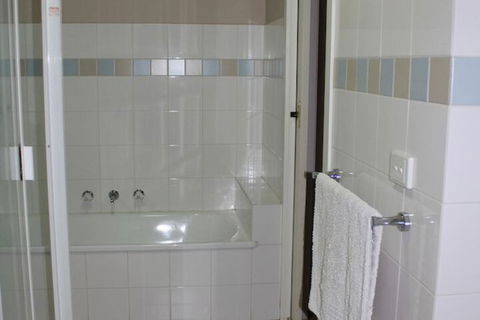 Australian Home Away At Box Hill 2 Bedroom - ACT Tourism 7