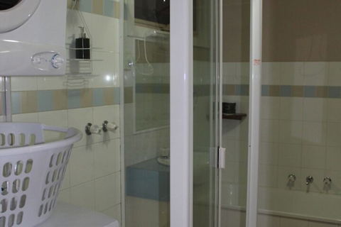 Australian Home Away At Box Hill 2 Bedroom - ACT Tourism 4