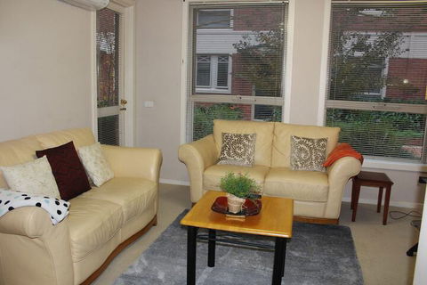 Australian Home Away At Box Hill 2 Bedroom - ACT Tourism 5