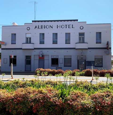 Albion Hotel Motel - ACT Tourism 1