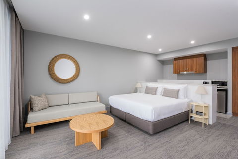 Abode Hotel Malua Bay - ACT Tourism 5