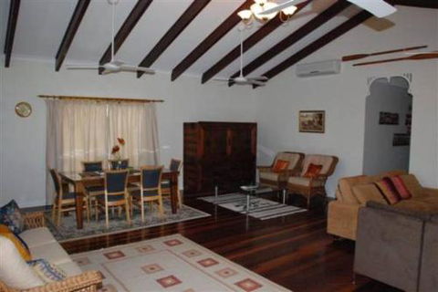 Appian Beach House - ACT Tourism 4