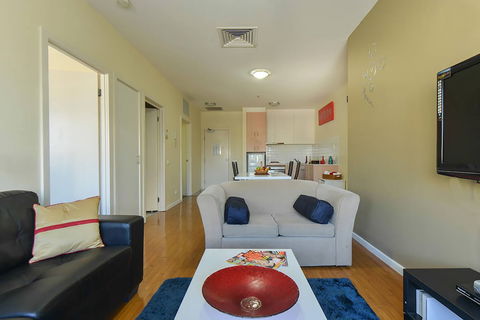 Anchor On Elizabeth - ACT Tourism 2