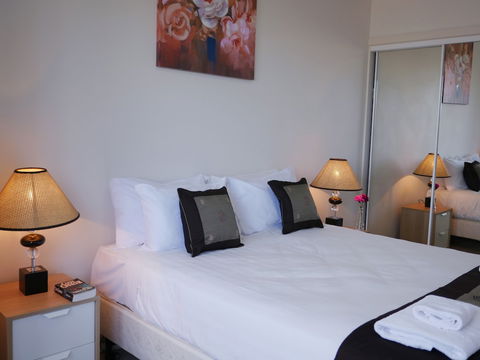 Anchor On Elizabeth - ACT Tourism 1