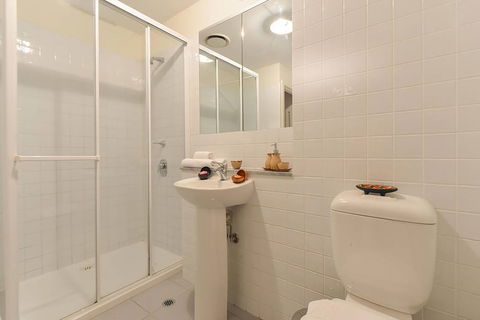 Anchor On Elizabeth - ACT Tourism 5