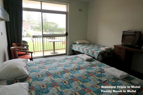 Tathra Hotel & Motel - ACT Tourism 1