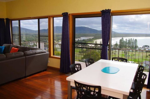 Endeavour 10 Dulconghi Street - ACT Tourism 5