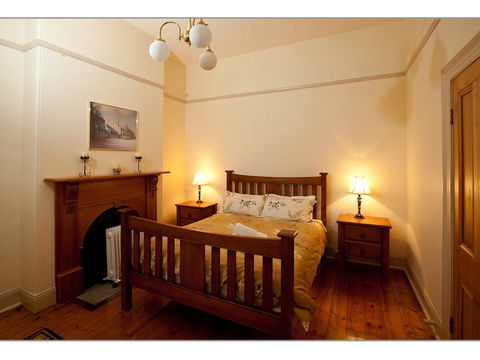 Fairholme Townhouse - ACT Tourism 0