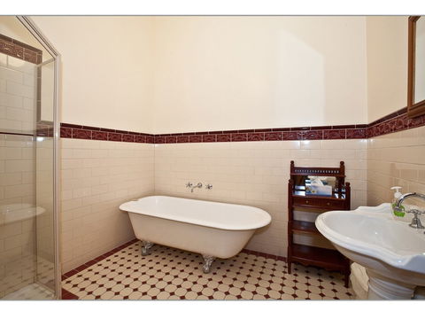 Fairholme Townhouse - ACT Tourism 2