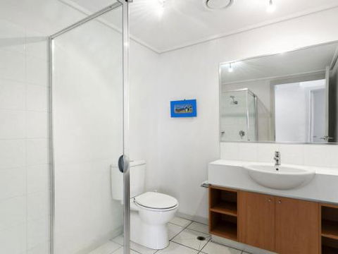 APARTMENT 23 PACIFIC APARTMENTS Sit On The Deck & Soak In The View - ACT Tourism 4