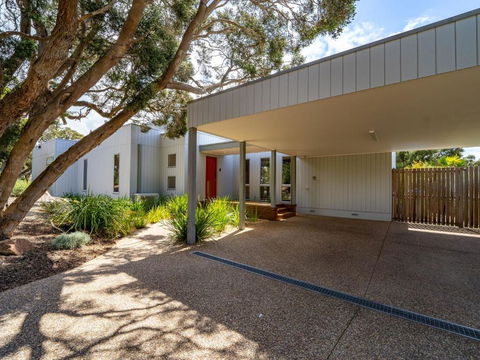 YOU ME & THE SEA BLAIRGOWRIE - ACT Tourism 5