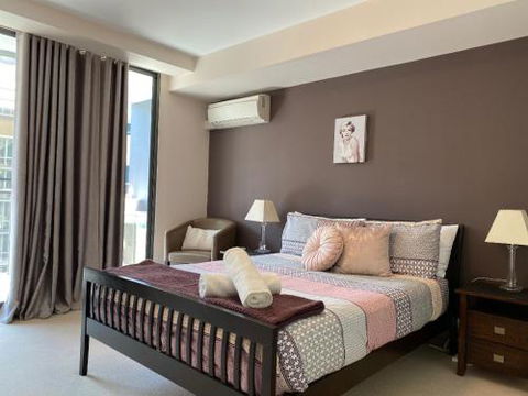 ARENA RESORT STYLE EXEC FREE NETFLIX WIFI WINE - ACT Tourism 6