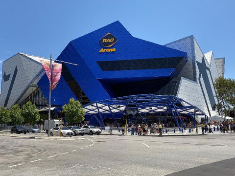 ARENA RESORT STYLE EXEC FREE NETFLIX WIFI WINE - ACT Tourism 2