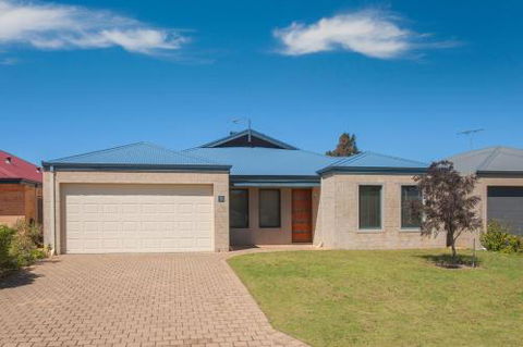 Acrosstheway - ACT Tourism 0