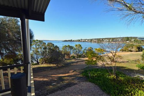 CDC 625 Beach House - ACT Tourism 5
