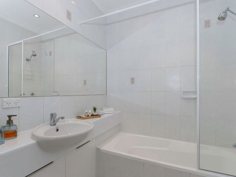 Allawah Palms Villa - ACT Tourism 2