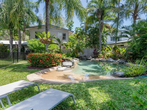 Allawah Palms Villa - ACT Tourism 1