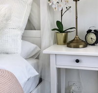 Cozy Apartment with Riverside Views - ACT Tourism
