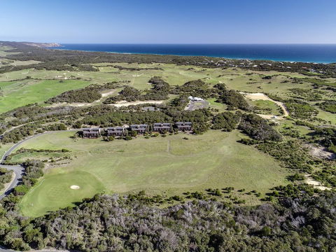 DREW Stay On St. Andrews Top Rated Golf Course - ACT Tourism 2