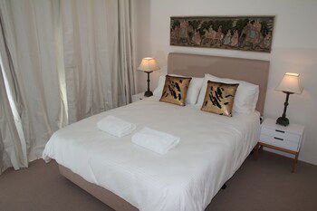 Azalea Villa - ACT Tourism 6