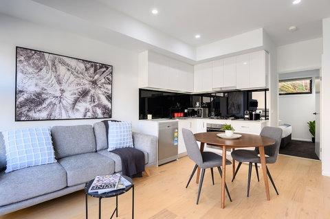 CARLISLE Bright Townhouse In Great Location - ACT Tourism 2