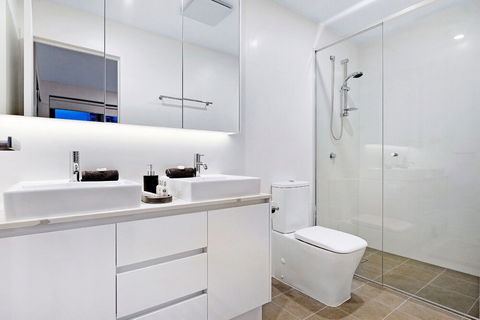 NEO Apartments Holidays Gold Coast - ACT Tourism 5