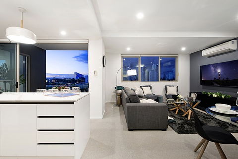 NEO Apartments Holidays Gold Coast - ACT Tourism 2