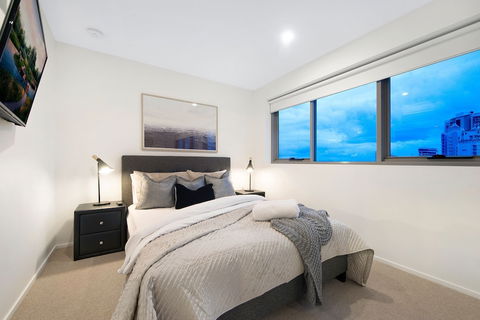 NEO Apartments Holidays Gold Coast - ACT Tourism 3