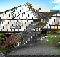 Elizabethan Lodge - ACT Tourism